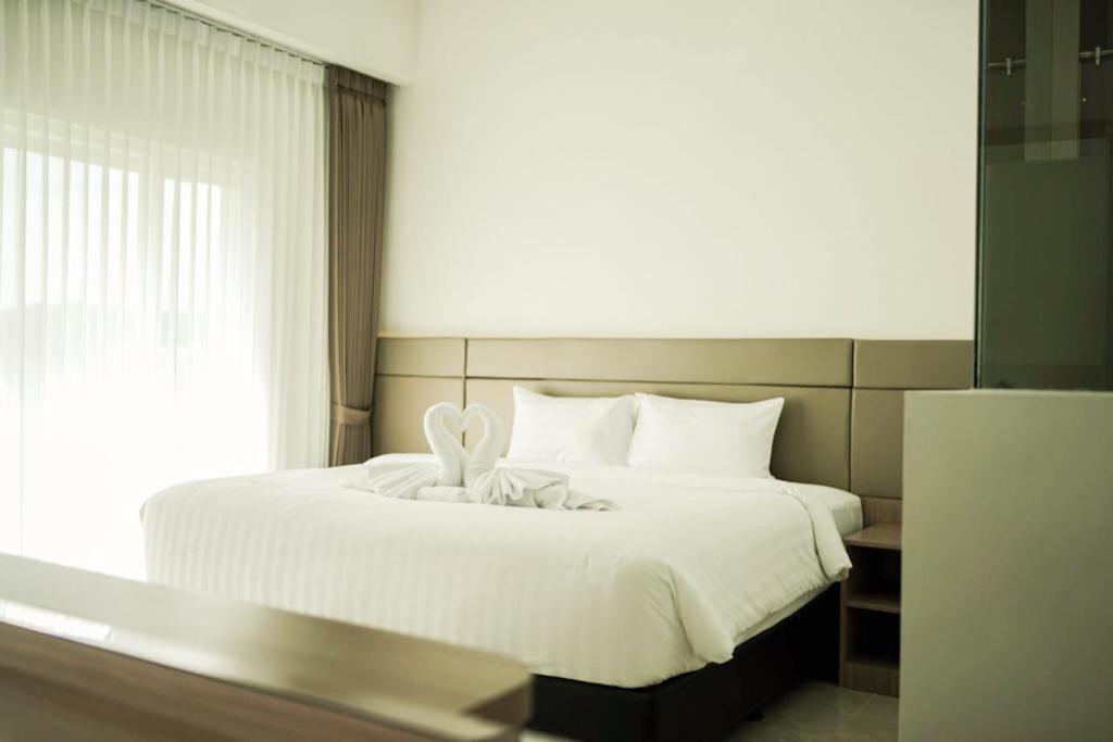 Grand Samota Hotel Sumbawa Esterno foto
