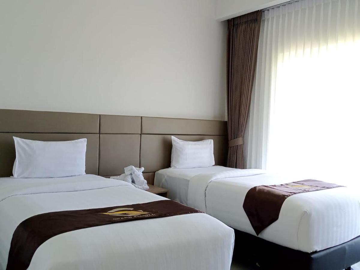 Grand Samota Hotel Sumbawa Esterno foto