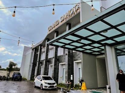 Grand Samota Hotel Sumbawa Esterno foto